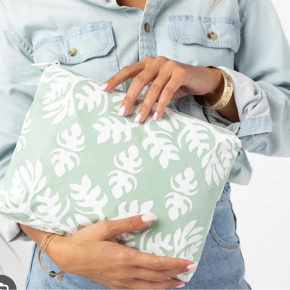 Aloha Collection MID pouch - Picture 2 of 3